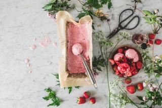 Glace à la fraise maison : recette, proportions et astuces